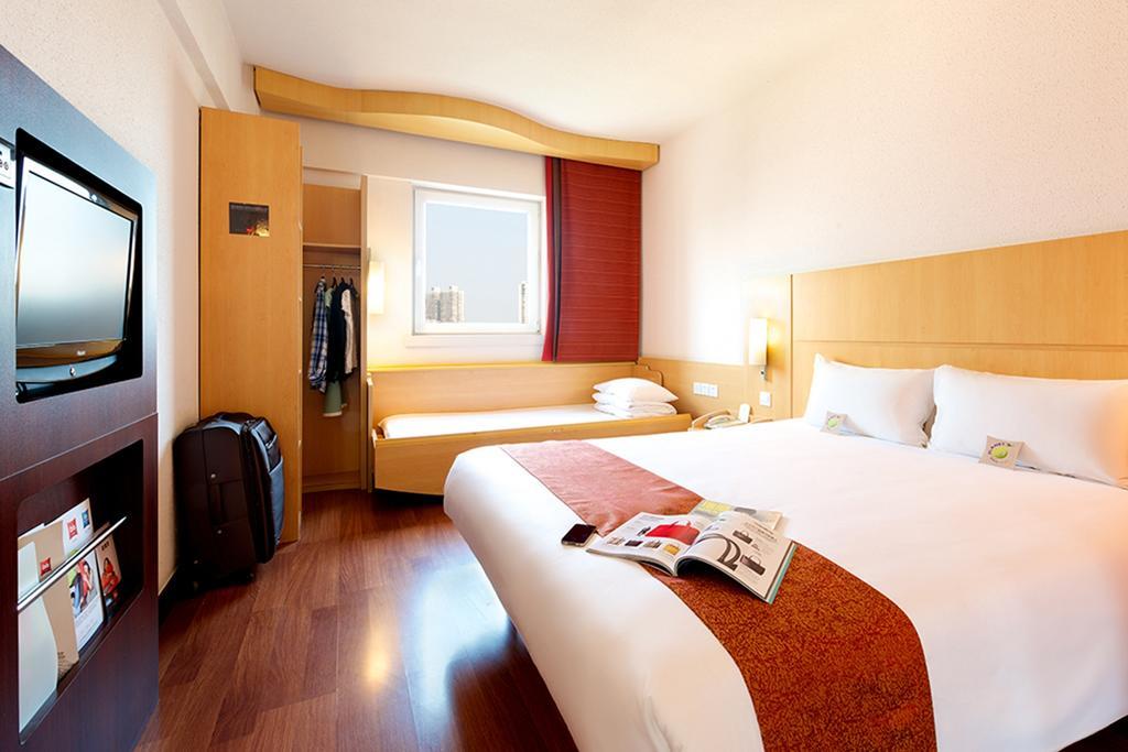 Ibis Luoyang Hi Tech Dev Zone Hotel Exterior foto